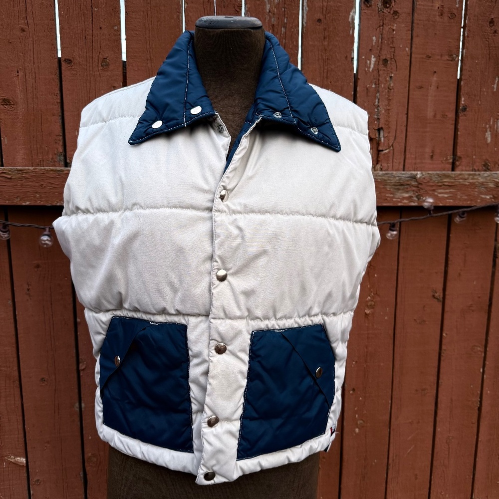 Ski Ready Retro 80s vintage puffer vest in cream & navy 💙